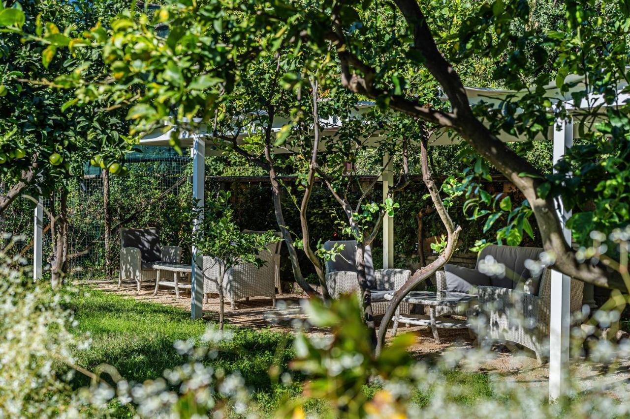ホテル カプリ ソレント エクステリア 写真
